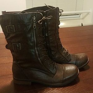 New Brown boots price firm